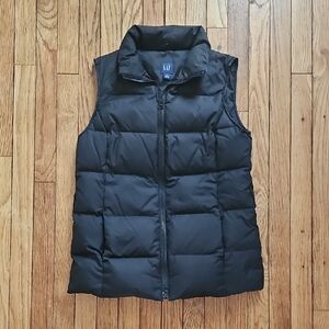 GAP Black Quilted Puffer Vest